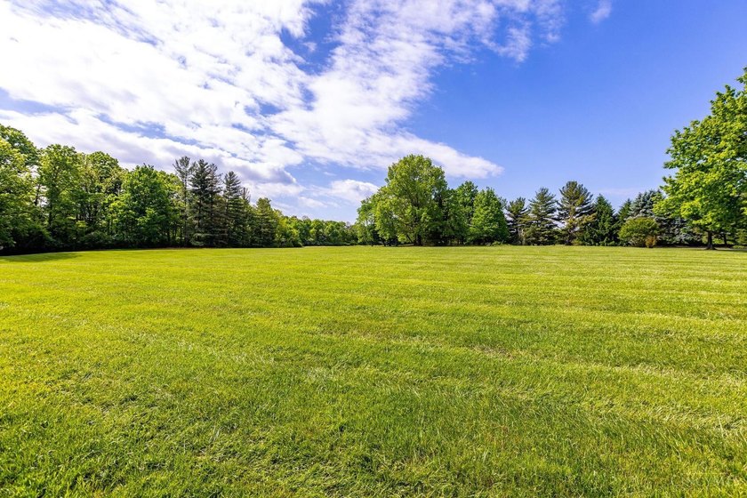 Private resort-style estate down a long winding lane on 52.826 - photo 14