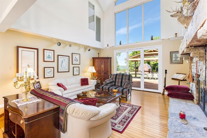 Private resort-style estate down a long winding lane on 52.826 - photo 16