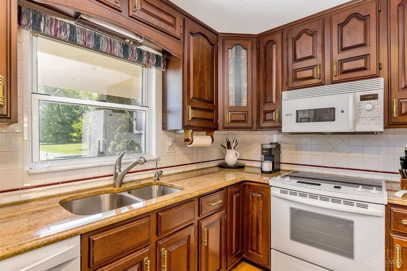 Private resort-style estate down a long winding lane on 52.826 - photo 22