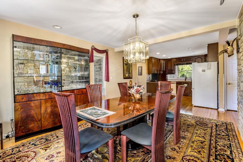 Private resort-style estate down a long winding lane on 52.826 - photo 25