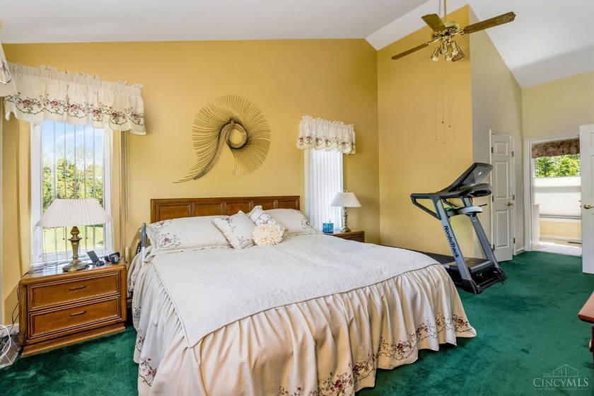 Private resort-style estate down a long winding lane on 52.826 - photo 36