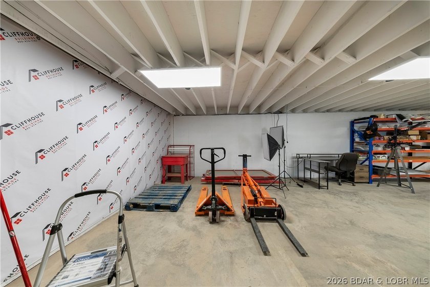 Exceptional commercial opportunity with outstanding visibility - photo 40