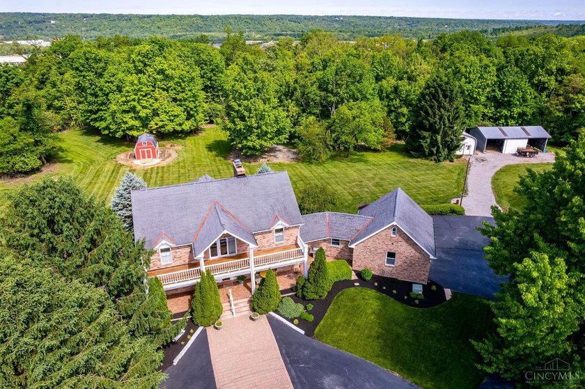 Private resort-style estate down a long winding lane on 52.826 - photo 44