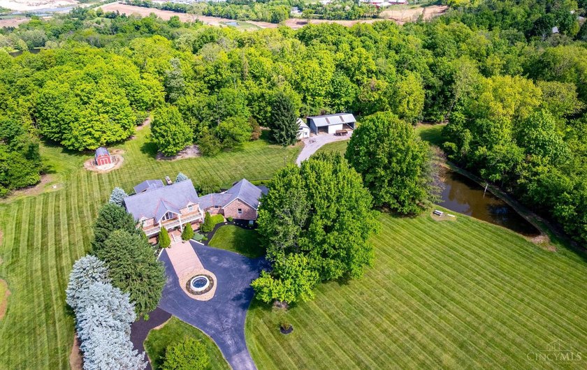 Private resort-style estate down a long winding lane on 52.826 - photo 45