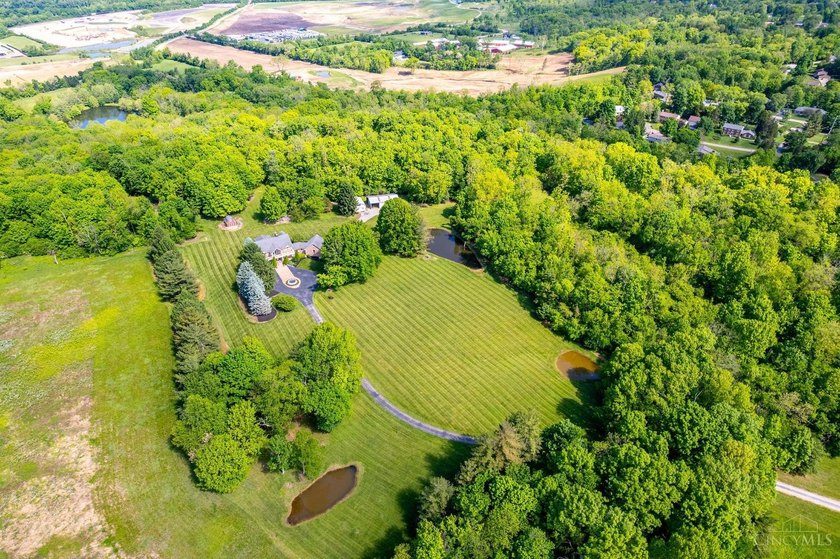 Private resort-style estate down a long winding lane on 52.826 - photo 46