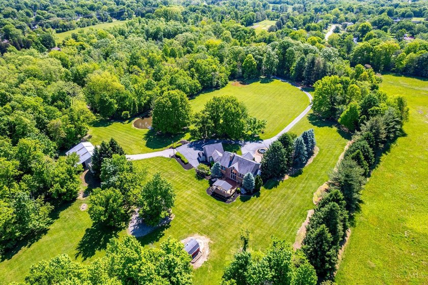 Private resort-style estate down a long winding lane on 52.826 - photo 48