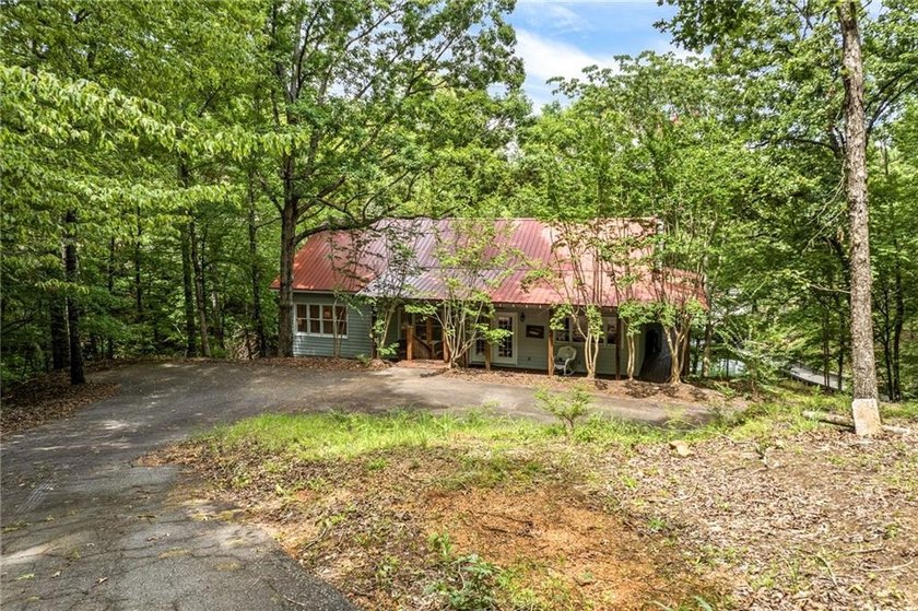 Talk about quintessential Lake Martin cabin living in a PRIME - photo 3