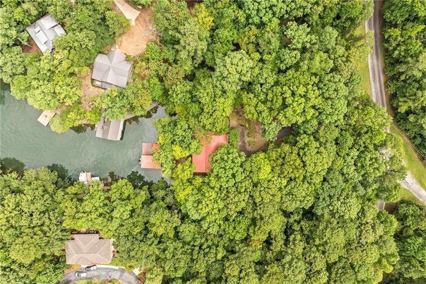 Talk about quintessential Lake Martin cabin living in a PRIME - photo 7
