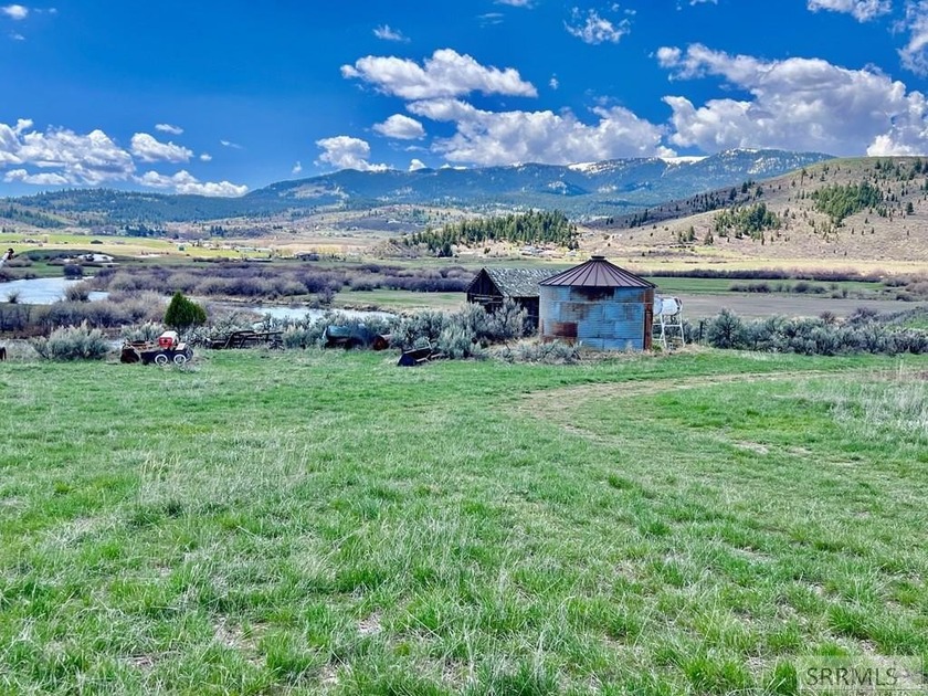 This property is currently under contract: The seller is seeking - photo 8