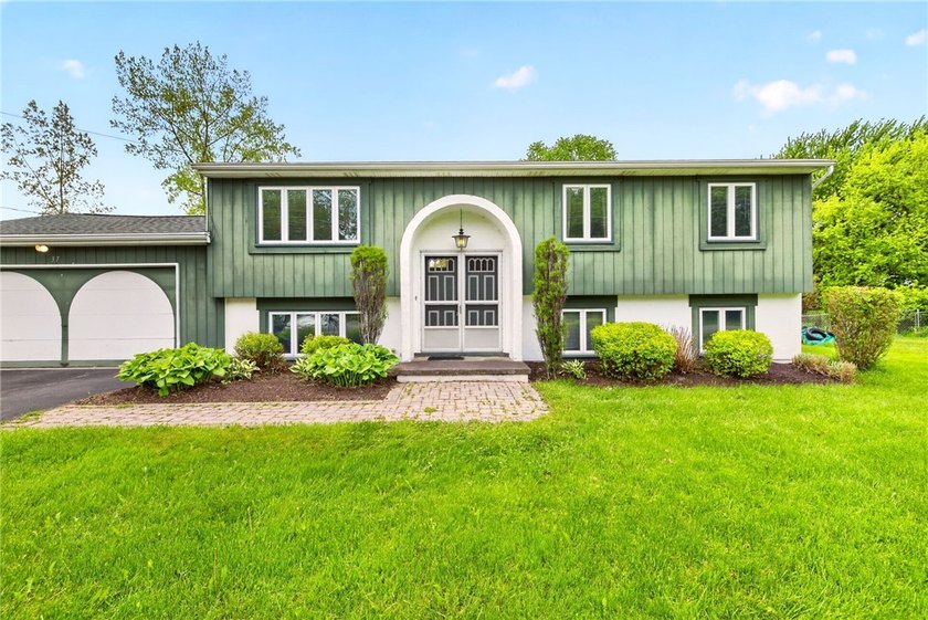 WANT A RURAL &amp; PEACEFUL SETTING? HERES YOUR CHANCE! LOCATED IN - photo 2