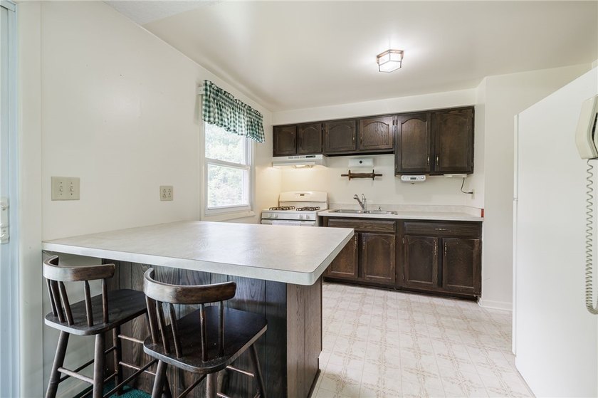 WANT A RURAL &amp; PEACEFUL SETTING? HERES YOUR CHANCE! LOCATED IN - photo 8