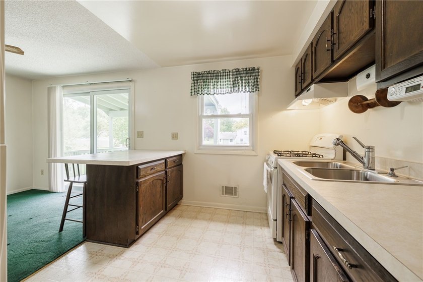 WANT A RURAL &amp; PEACEFUL SETTING? HERES YOUR CHANCE! LOCATED IN - photo 9