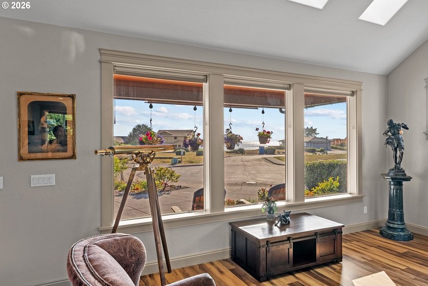 Coastal luxury meets comfort in this custom home within a - photo 4