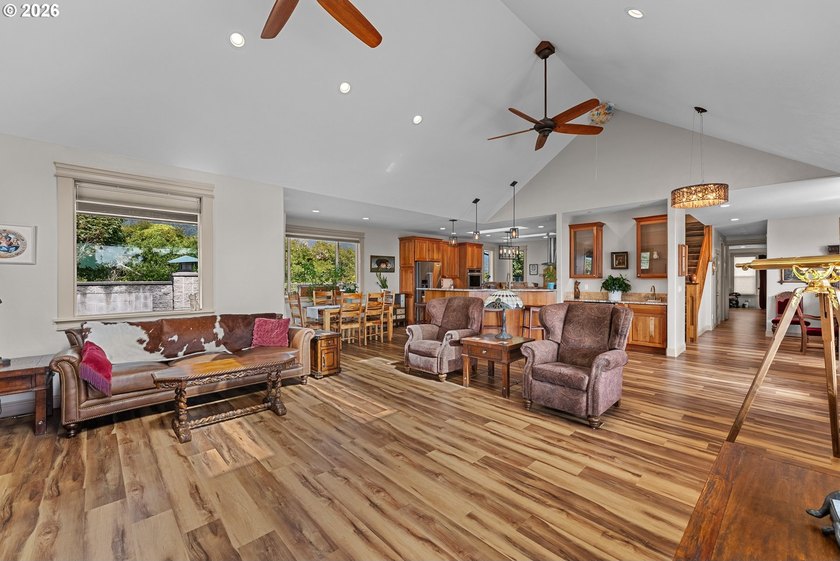Coastal luxury meets comfort in this custom home within a - photo 6