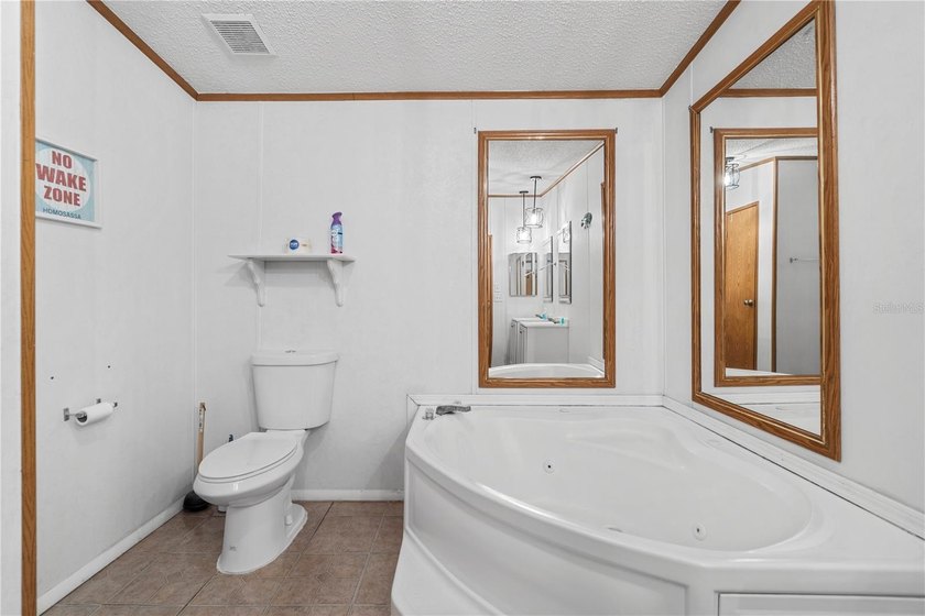Welcome to a fantastic opportunity to own a fully furnished - photo 22