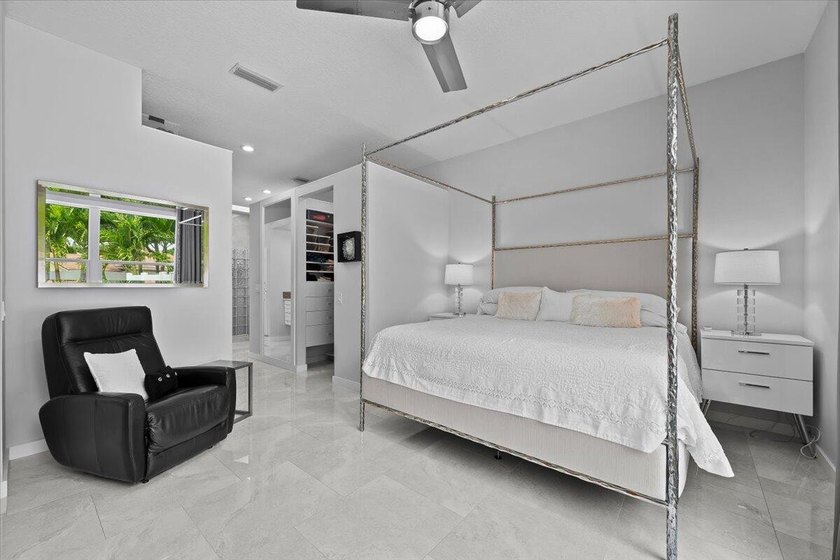 Beautifully reimagined home in the Hamptons of Jupiter - photo 13