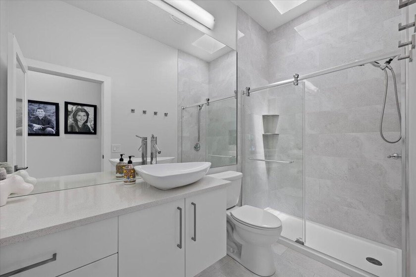 Beautifully reimagined home in the Hamptons of Jupiter - photo 18