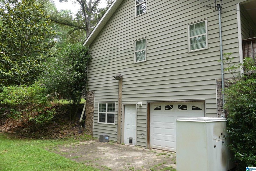 This is a spacious home with 13.55 acres with unlimited rental - photo 38
