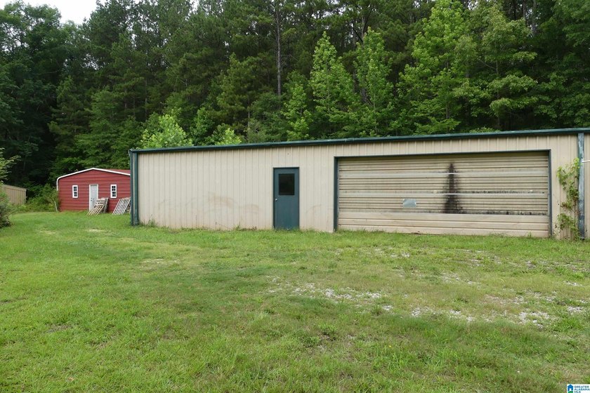 This is a spacious home with 13.55 acres with unlimited rental - photo 46