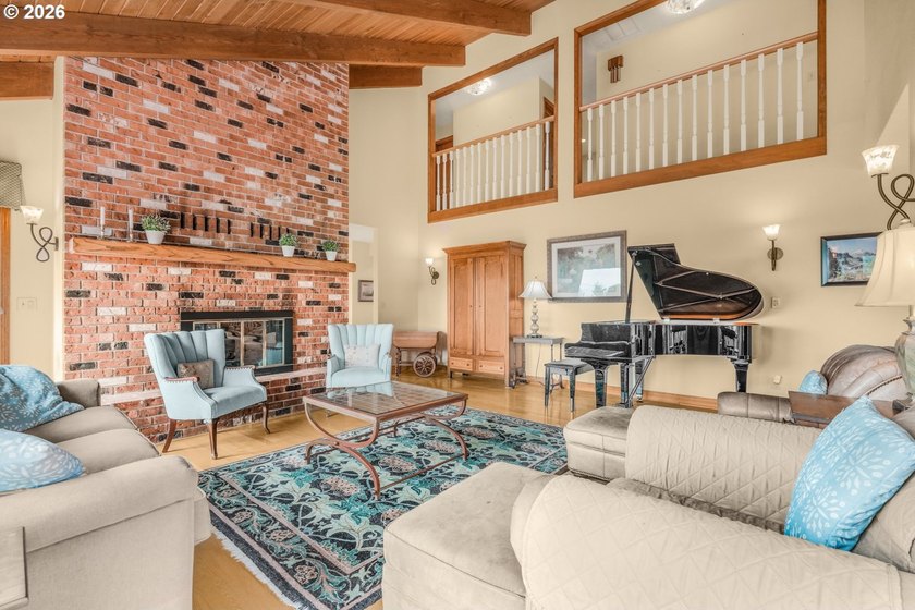 Quality craftsmanship and thoughtful design come together in - photo 9