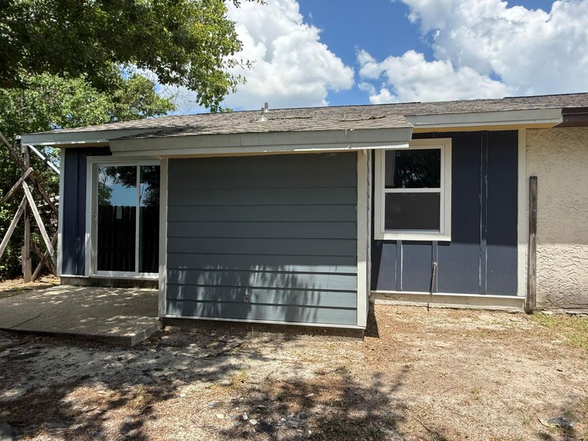 Investor Special! This partially renovated gem in Panama City is - photo 6