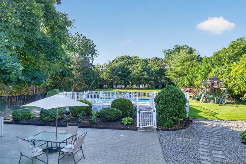 Welcome to this beautifully maintained Post-Modern ranch - photo 13
