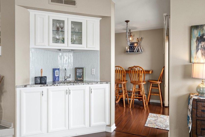 Competitively priced below comparable units, but the real value - photo 15