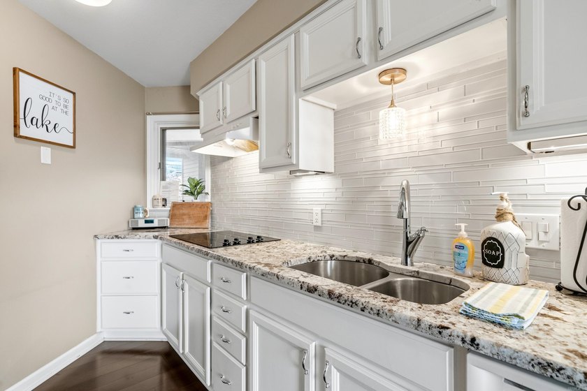 Competitively priced below comparable units, but the real value - photo 17