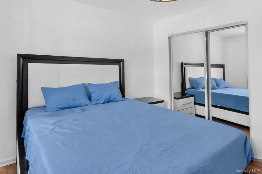 Welcome to this beautifully maintained Post-Modern ranch - photo 19