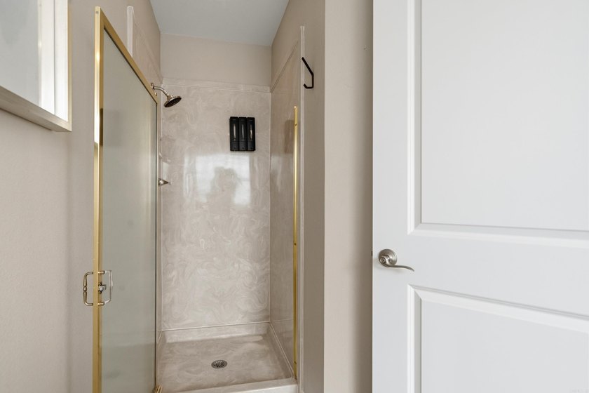 Competitively priced below comparable units, but the real value - photo 26