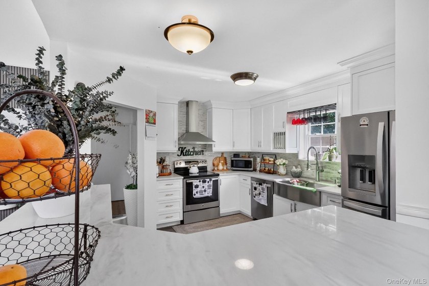 Welcome to this beautifully maintained Post-Modern ranch - photo 37