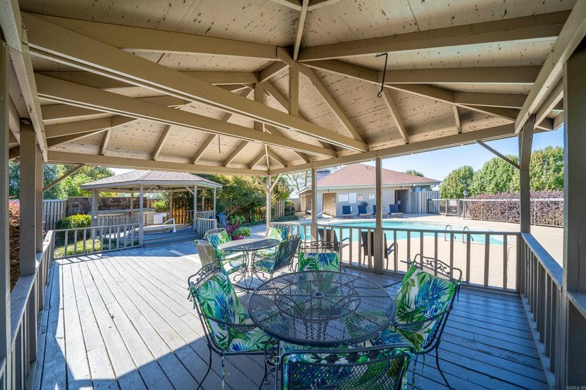 Competitively priced below comparable units, but the real value - photo 39