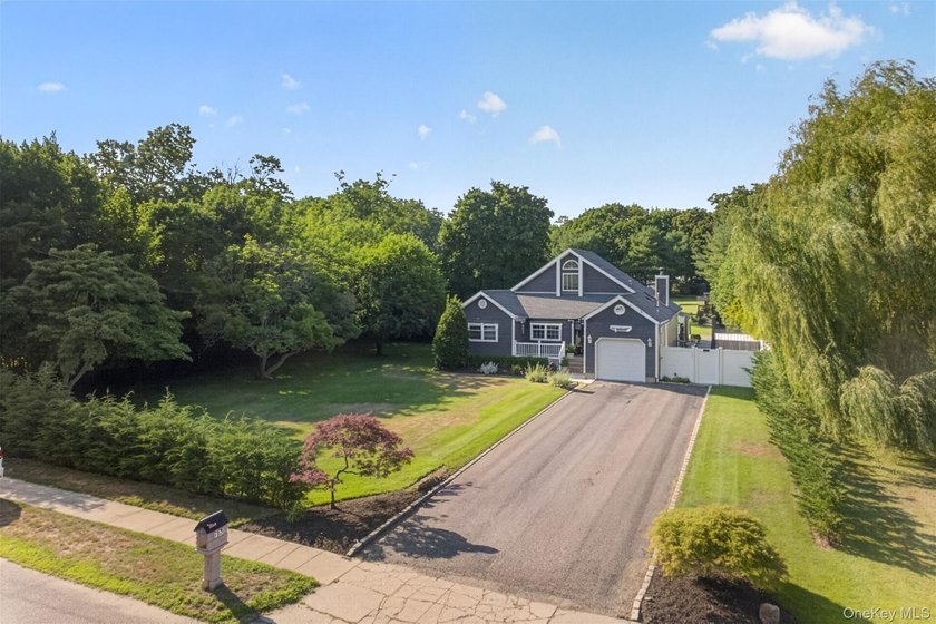 Welcome to this beautifully maintained Post-Modern ranch - photo 39