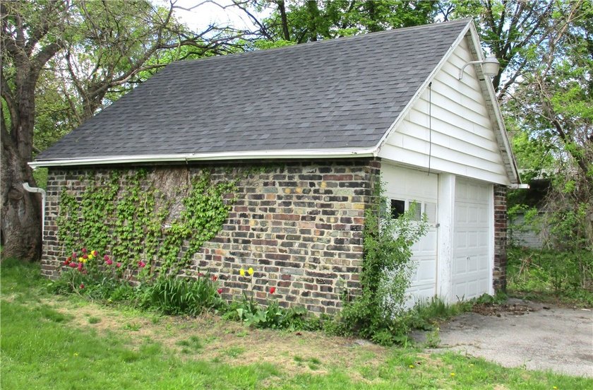 Discover this fantastic addition to your real estate portfolio - photo 6