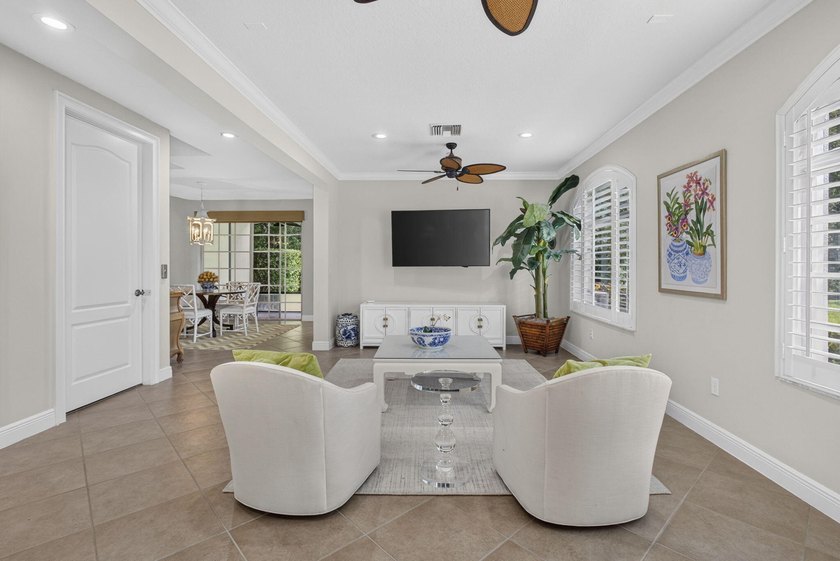 Nestled in the highly desirable Jupiter Country Club, this - photo 14