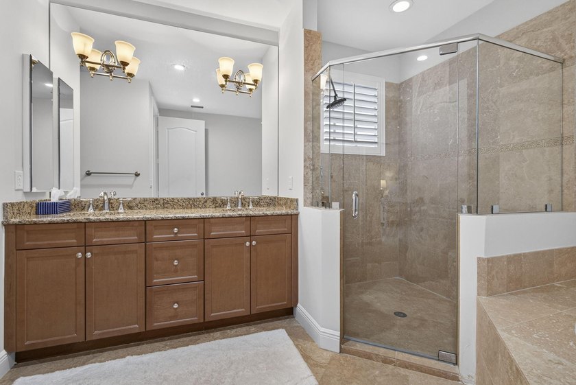 Nestled in the highly desirable Jupiter Country Club, this - photo 36