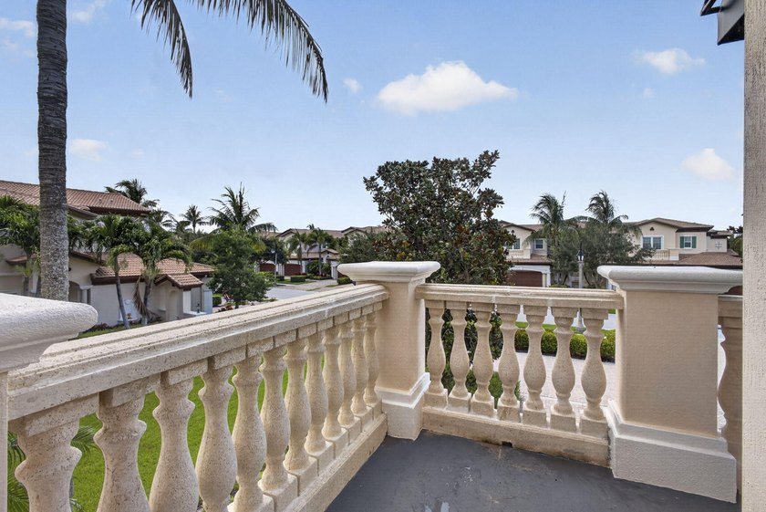 Nestled in the highly desirable Jupiter Country Club, this - photo 37