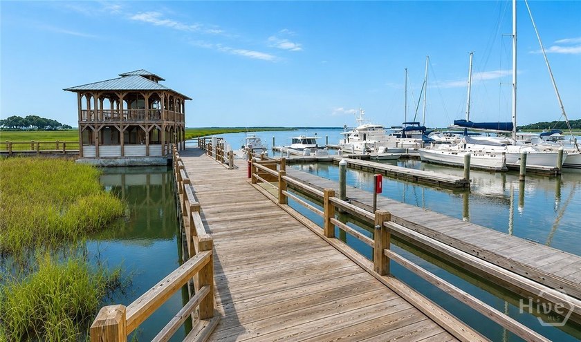 Welcome to 2 Mackay Lane, a designer's island retreat where a - photo 27