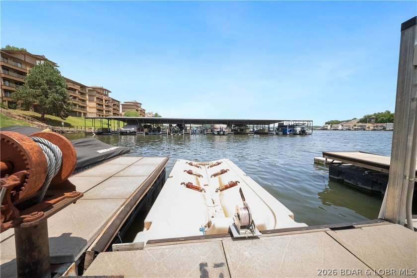 Lake life doesn't get much easier than this. Located at the 3MM - photo 36