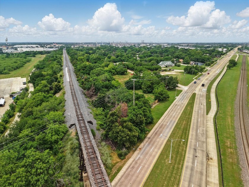 + or - 9 ACRES of Prime Land in the heart of Lewisville, TX - photo 6