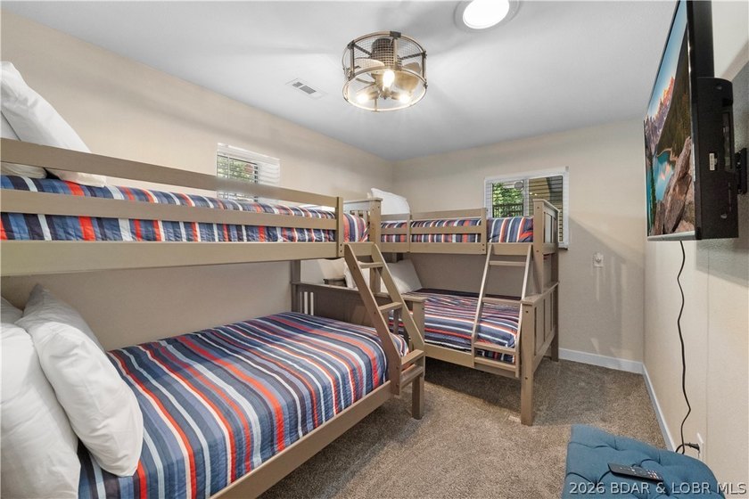 94 Clara Lyn Woods Dr - photo 29