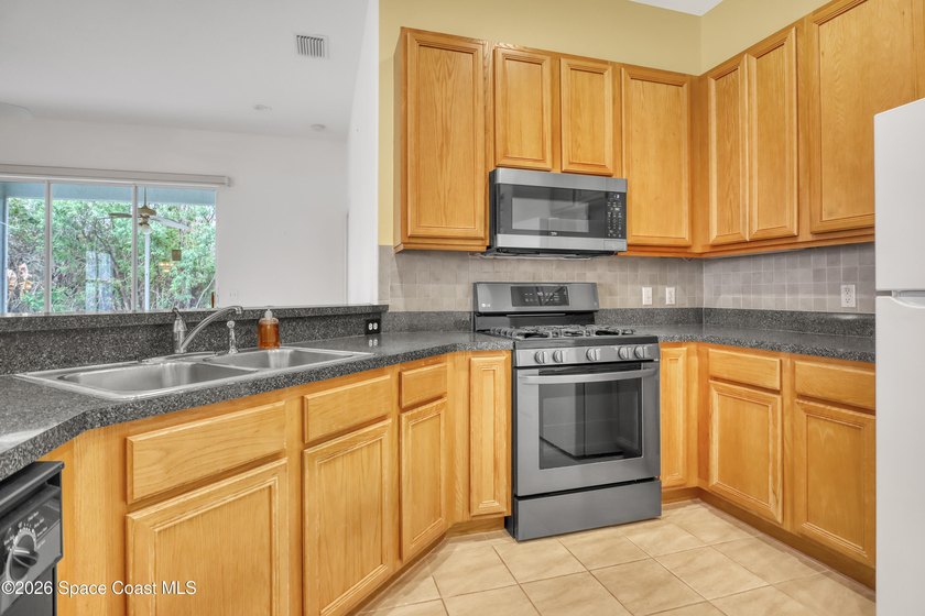 Very nice home in beautiful Deer Lakes Subdivision in North - photo 3