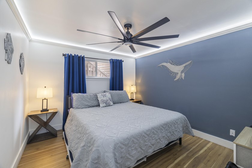 Beautiful lakeside 2-bedroom, 2-bathroom condo--arguably one of - photo 17