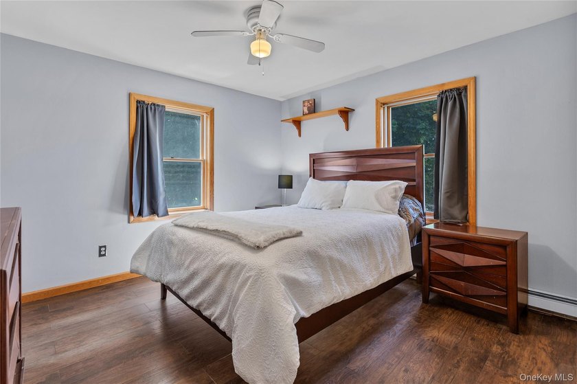 Welcome to this spacious and meticulously maintained 2,464 - photo 17