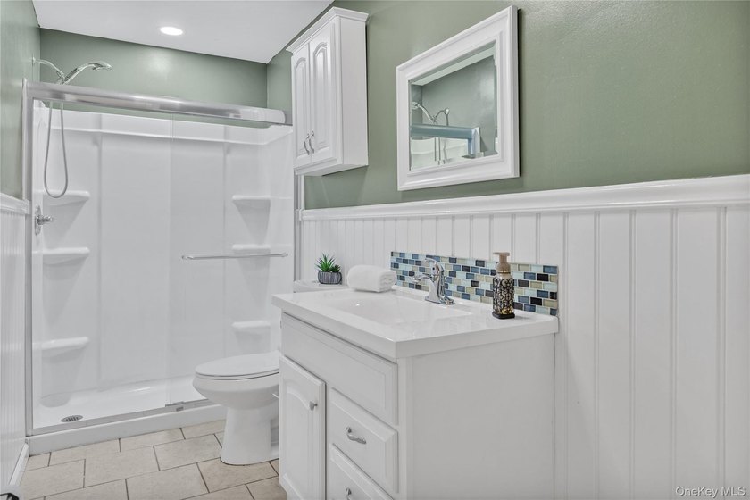 Welcome to this spacious and meticulously maintained 2,464 - photo 19
