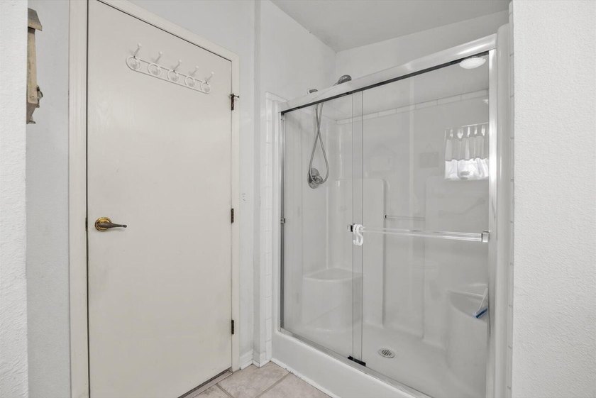 Say hello to seasonal or full time living in this furnished 2 - photo 18