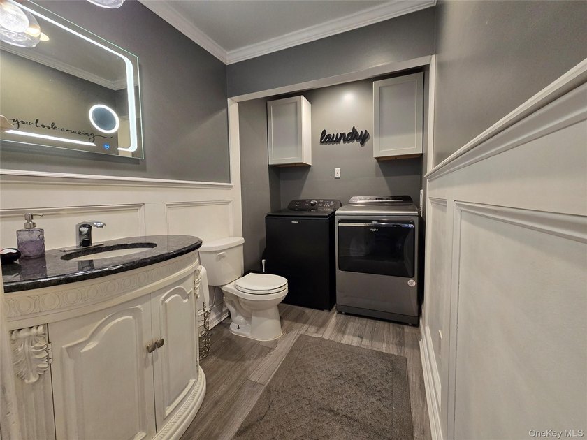 Spacious North Shirley Colonial approximately 2500 SQ Ft Windows - photo 20