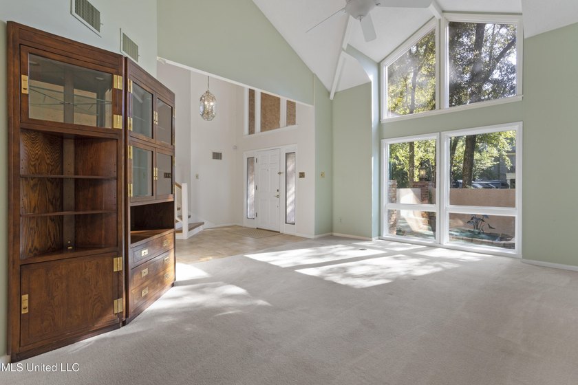 WONDERFUL, SPACIOUS FAMILY HOME IN MUCH SOUGHT AFTER BAYOU OAKS - photo 11