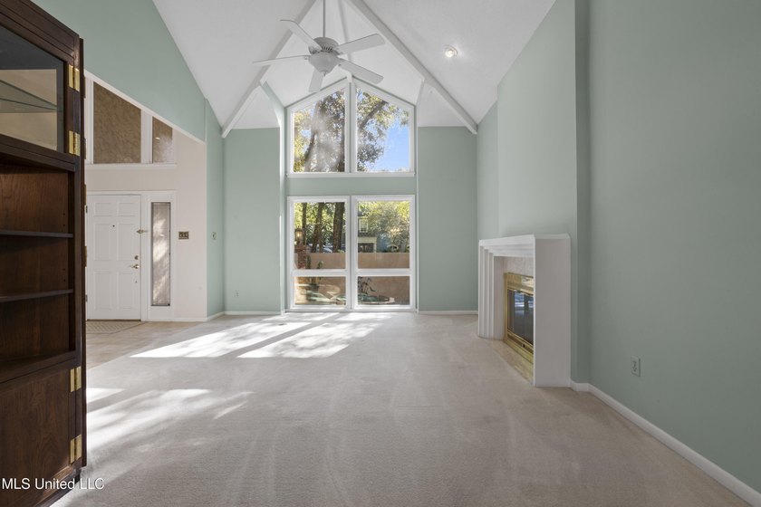 WONDERFUL, SPACIOUS FAMILY HOME IN MUCH SOUGHT AFTER BAYOU OAKS - photo 12