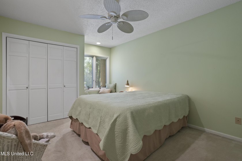 WONDERFUL, SPACIOUS FAMILY HOME IN MUCH SOUGHT AFTER BAYOU OAKS - photo 38